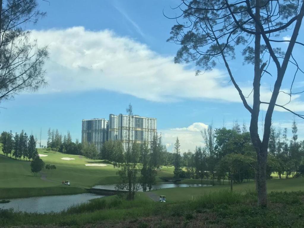 Arc Austin Hill Apartment Джохор-Бару Экстерьер фото