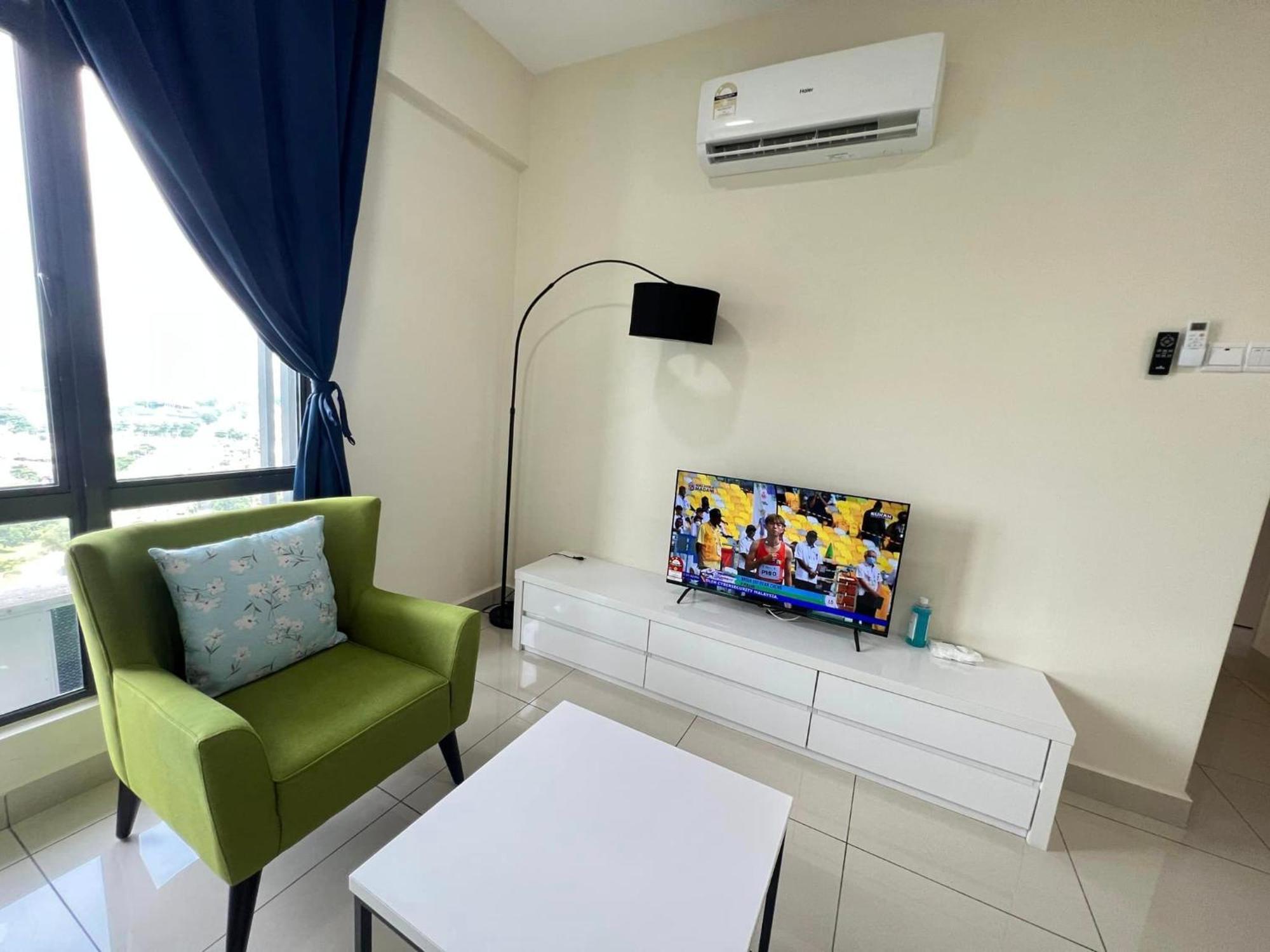 Arc Austin Hill Apartment Джохор-Бару Экстерьер фото