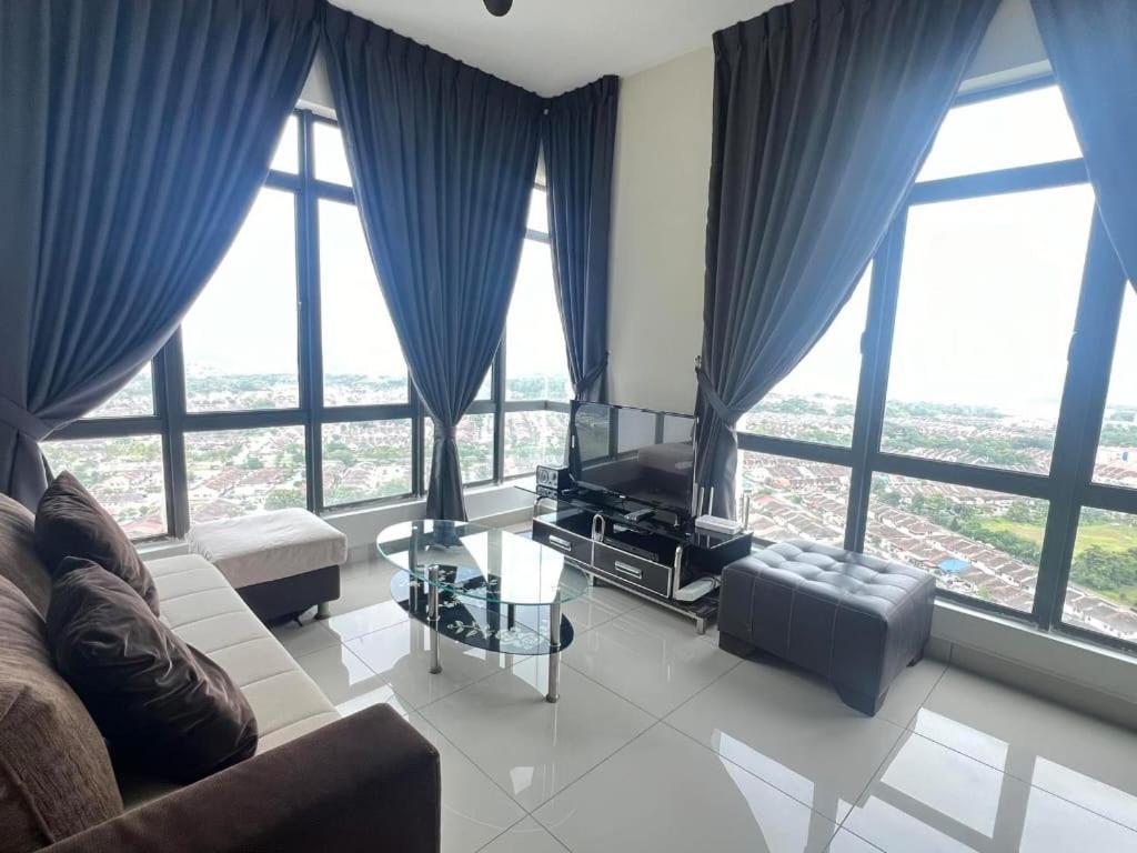 Arc Austin Hill Apartment Джохор-Бару Экстерьер фото